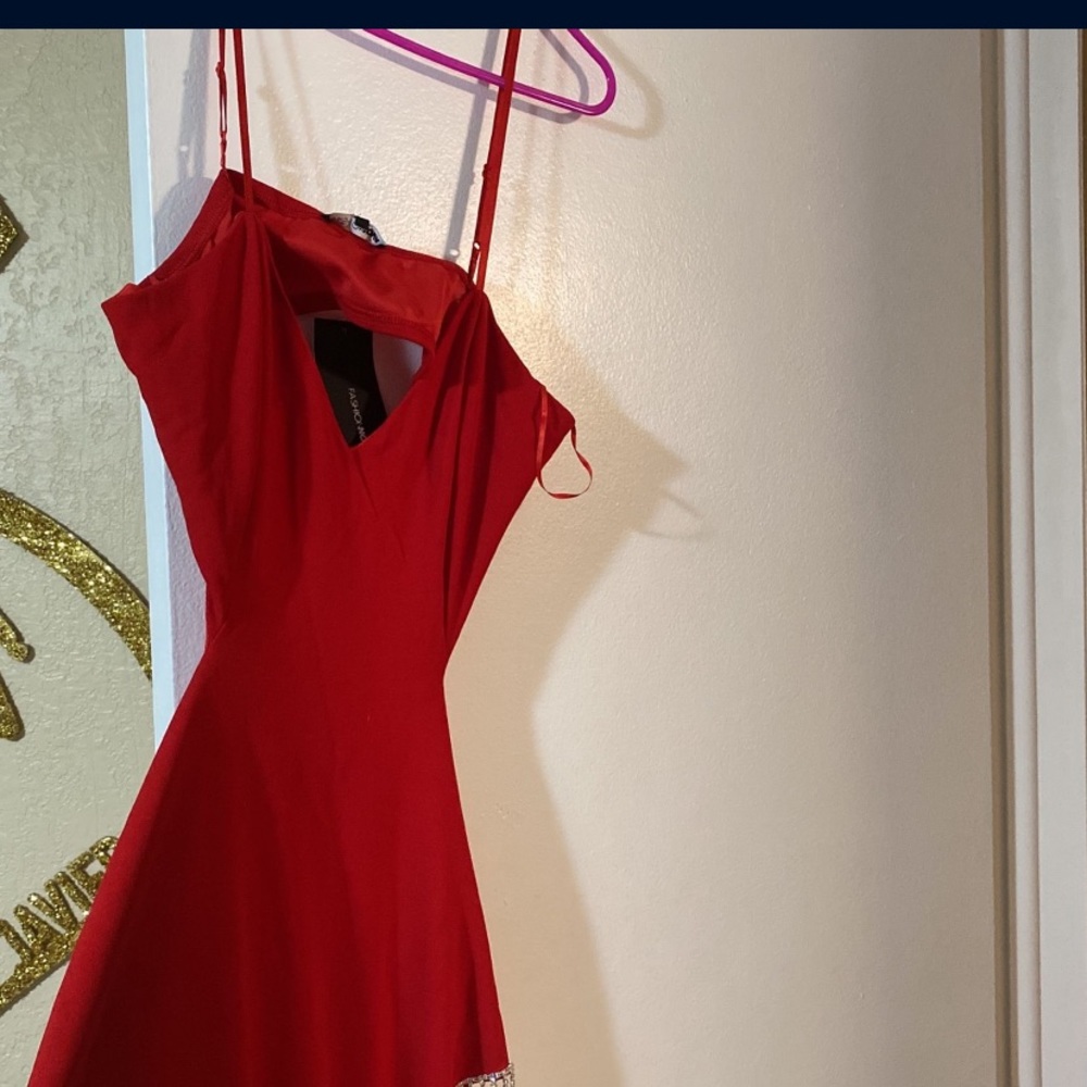 Never Wore Before, Bought It And It Did Not Fit Me - image 1